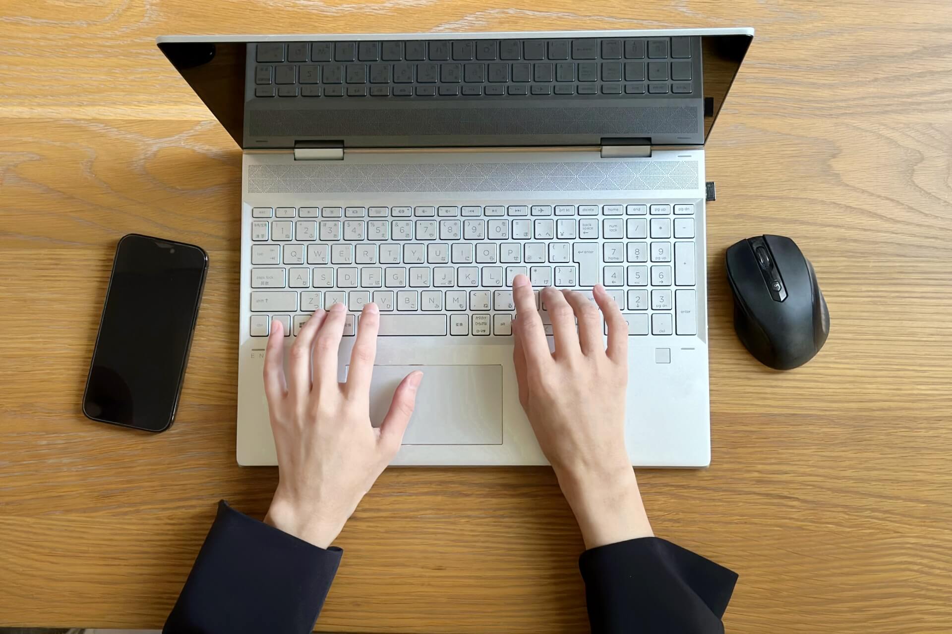 少数精鋭エンジニアチームが<br />
速攻・柔軟・確実をモットーに